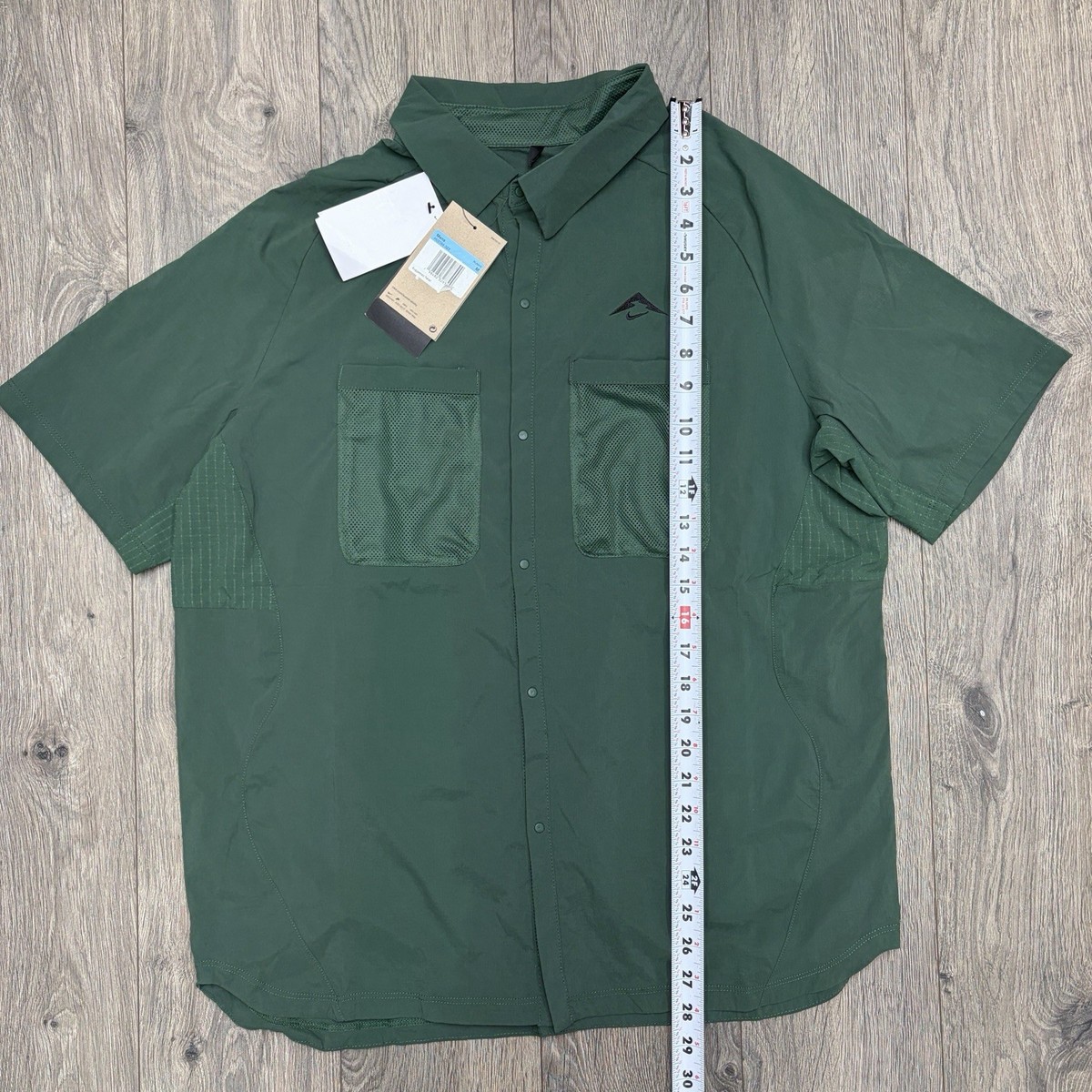 Nike Trail Button Up Shirt Size Medium Mens Green Dri Fit UV Short