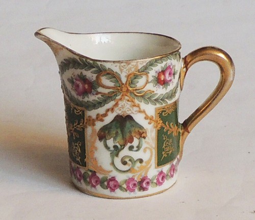 Antique Fine Royal Vienna Porcelain Coffee Cup Hand Painted Flowers w Gold Trim - Picture 6 of 8