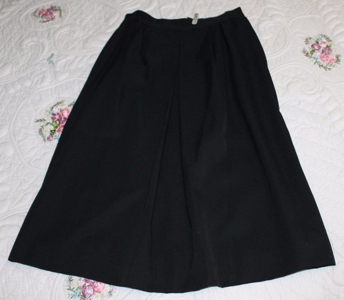 ✅ Vtg Women's 8 Black Wool Blazer Jacket Skirt Suit Set Black Velvet Collar Cuff - Picture 8 of 12