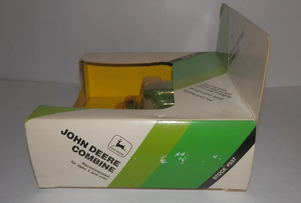 Ertl 1:80 Scale John Deere Combine with Corn & Grain Heads #537 NOS - Image 3 of 4