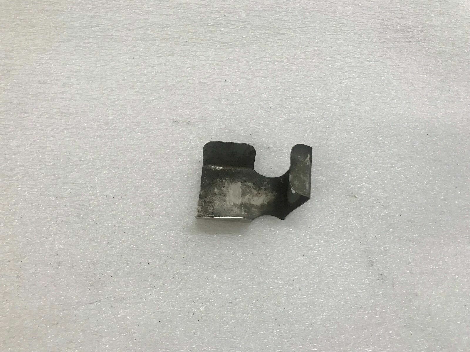 MCLAREN MP4-12C BRACKET OEM 11D0122-CP01 11D0122CP01 11D0122CP 11D0122