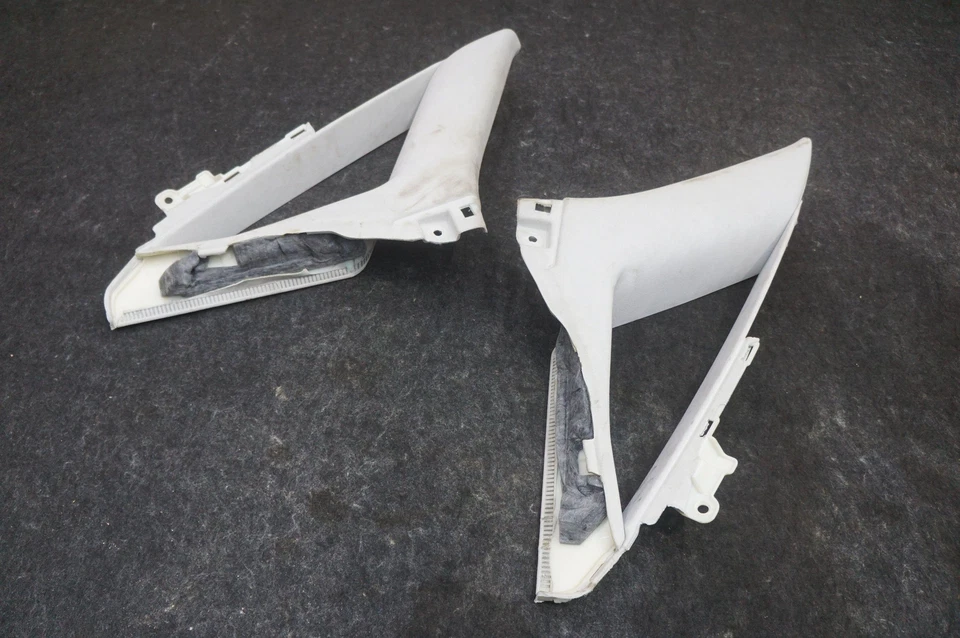 套装 2 左右上 C 支柱玻璃保护套 4N4867241 奥迪 A8l Quattro 19-21 — 第 3/4 张图片