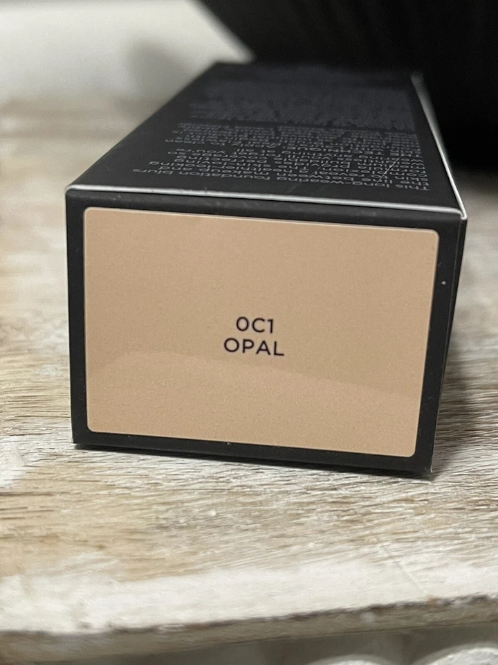 Laura Mercier Real Flawless Weightless Perfecting Foundation "Opal" 0C1 New 1Oz - Image 2 of 3