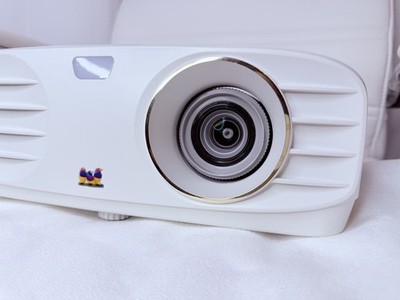 ViewSonic DLP 4K UHD HDR Home Theater Projector White HDMI VGA USB RS-232