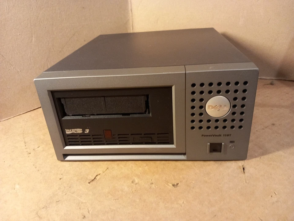 Dell PowerVault 110T Ultrium3 LTO-3 SCSI External Tape Drive 0V4X2G-70561 - Image 2 of 4