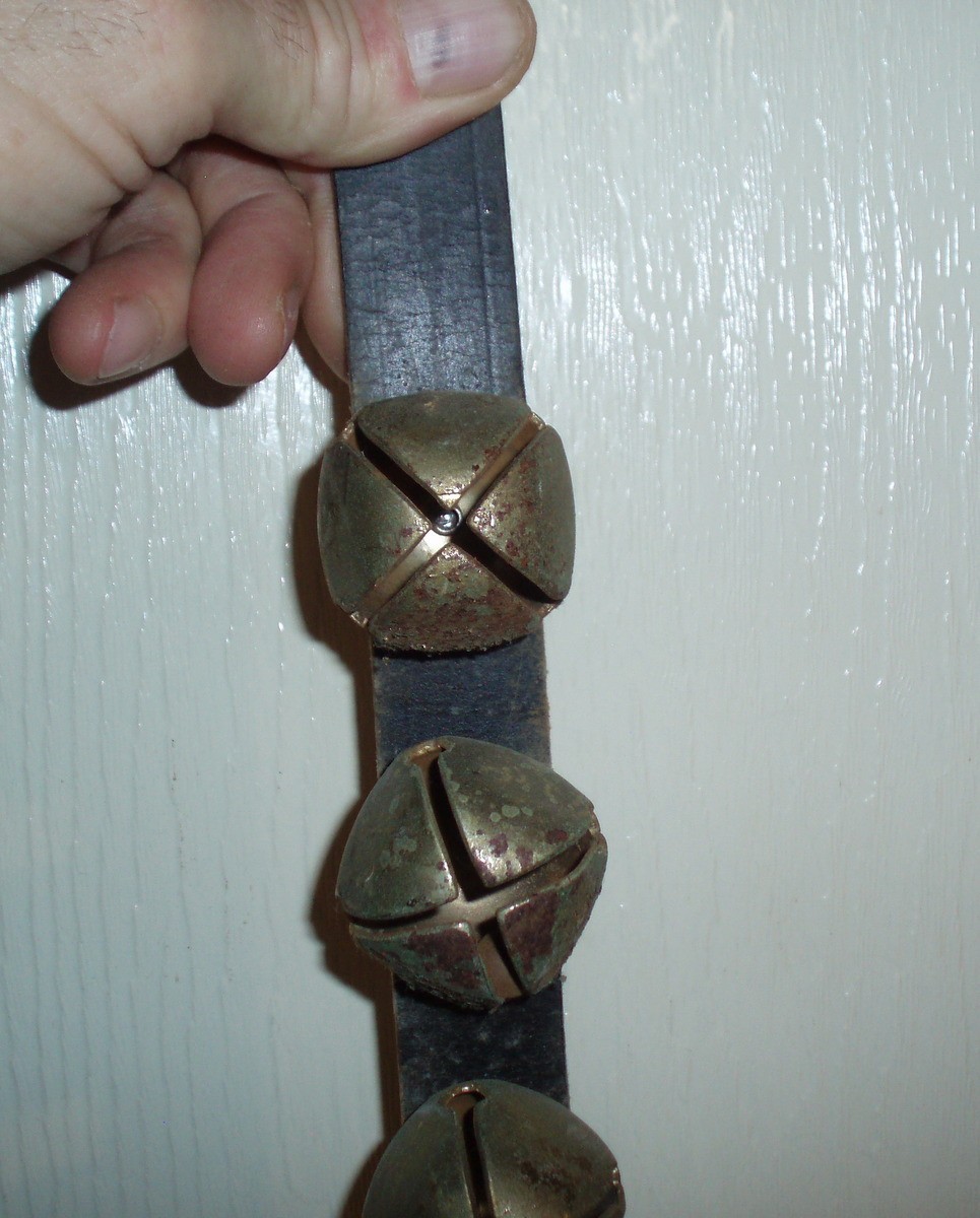 VINTAGE LEATHER BRASS HORSE SLEIGH BELLS CHRISTMAS JINGLE BELLS HOLIDAY DECOR