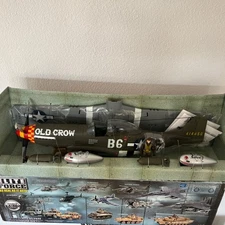 Elite Force BBi 1/18 P-51 Mustang Fighter Old Crow Triple Ace Anderson Pilot 