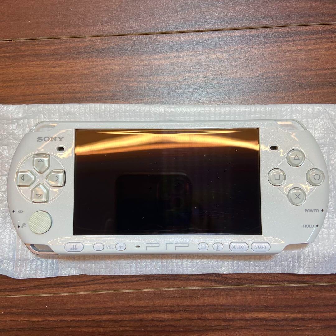 PSP-3000 本体　パールホワイト Amazon.com: Sony PSP-3000 Pearl White Bundle Handheld