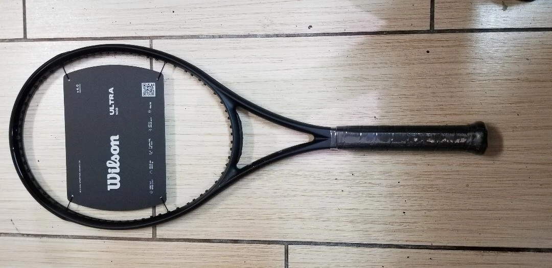 Wilson Ultra Noir 100 4 3 8 LTD Tennis Racquet