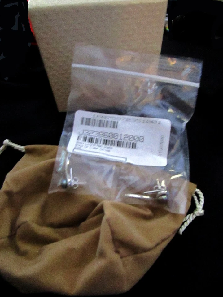 Pendientes escaladores de oreja QVC Honora cultivados de perlas negras de cristal de bronce Foto 2 de 4