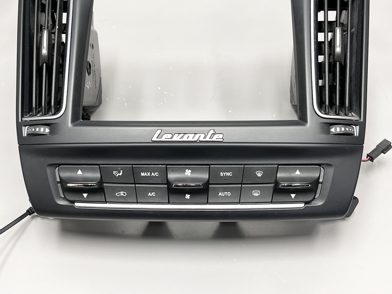 ⭐️2017-2020 MASERATI LEVANTE DASH DISPLAY BEZEL & CENTER AC AIR VENTS GRILLE OEM
