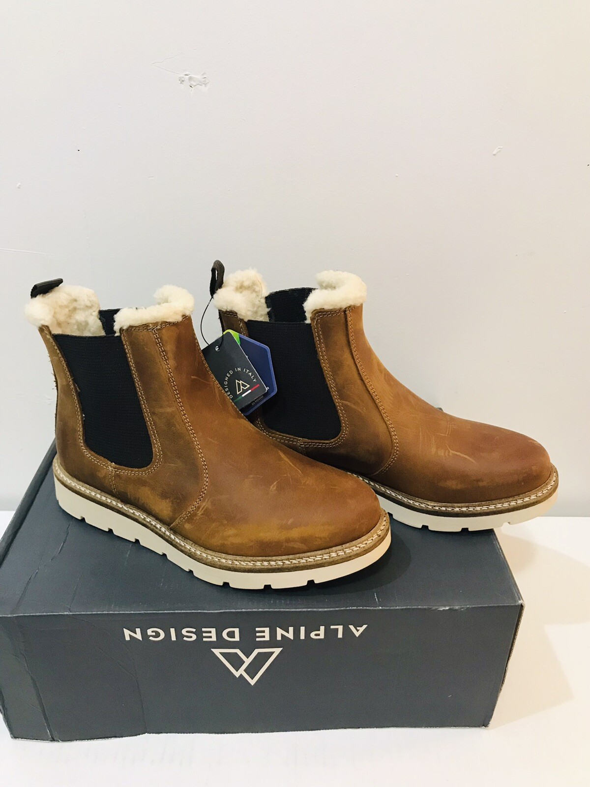 Womens Boots, Alpine Design, Brand New 