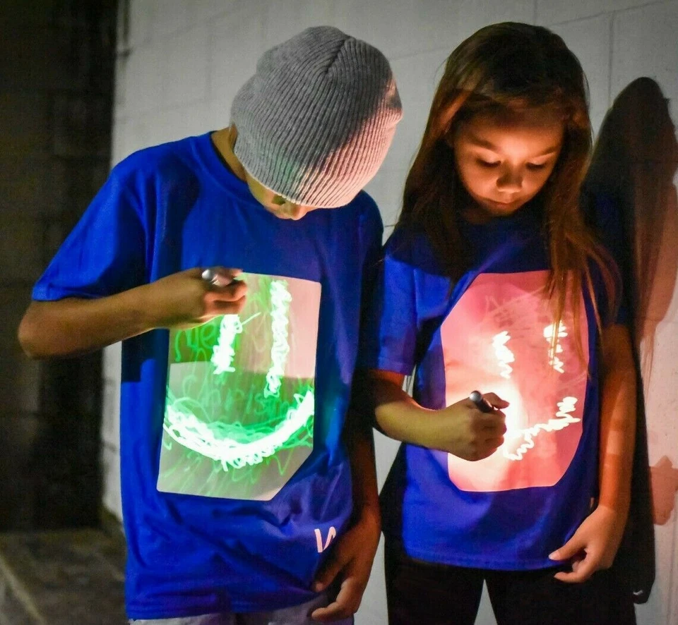 Camiseta Original Iluminada Ropa Interactiva Brilla en la Oscuridad Foto 3 de 4