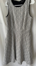 Banana Republic Dress sz 8 A Line geometric/chevron Blk/Whte sleeveless/pockets