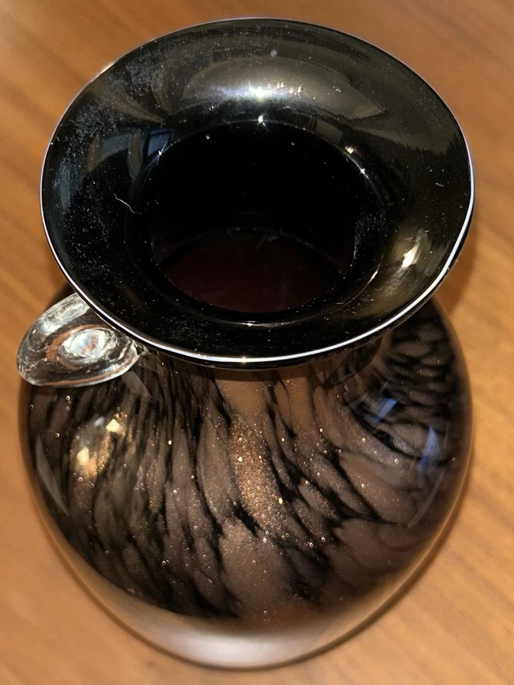 Jarrón soplado a mano con mango de vidrio artístico de Murano - remolino de aventurina negro y bronce Foto 4 de 4
