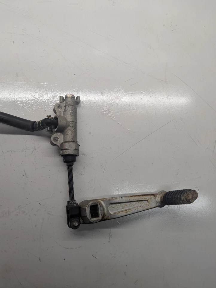 1990-1993 Suzuki Vx800 Rear Brake Master Cylinder Reservoir Rear Brake Lever OEM - Image 2 of 4