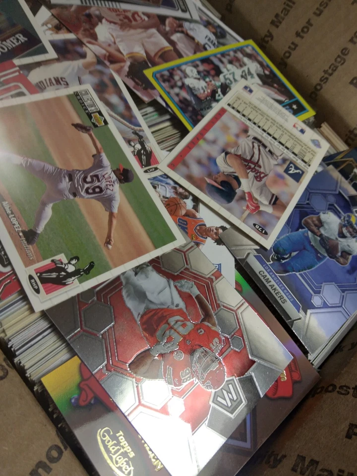 Caja de tarifas planas medias de tarjetas deportivas baloncesto fútbol béisbol 1400+ tarjetas Foto 4 de 4