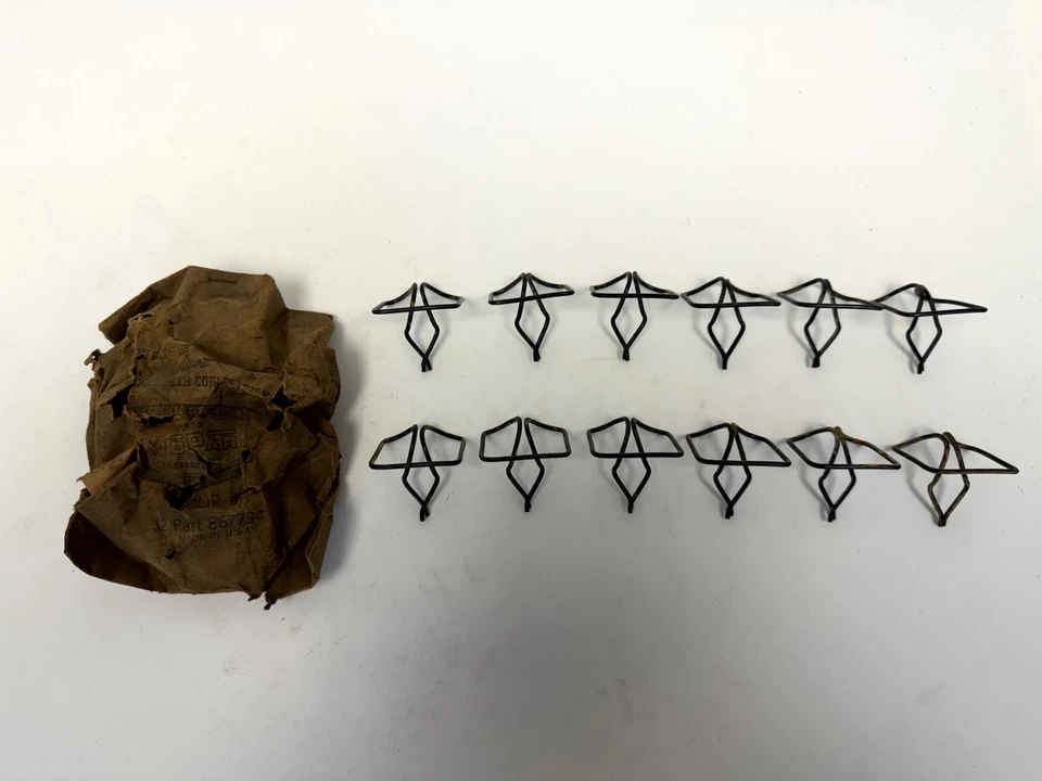 1941 Desoto Chrysler Windsor Saratoga Running Board Molding Clip 867794 NOS - Image 3 of 4