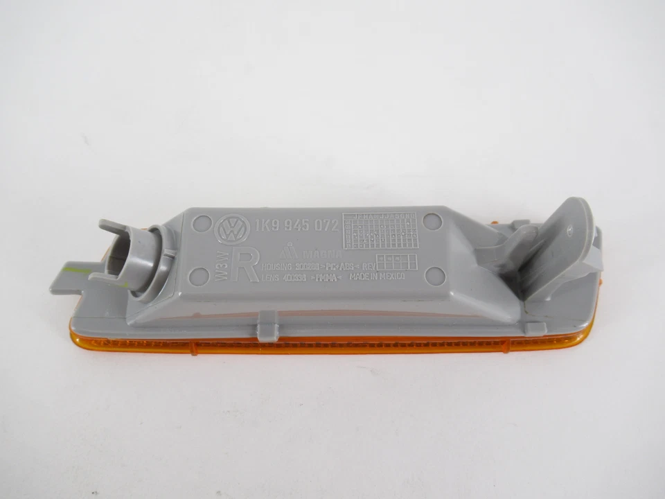 Lâmpada marcador lateral direita passageiro VW 1K9-945-072 original do fabricante 2010-2014 Golf & Jetta - Imagem 4 de 4