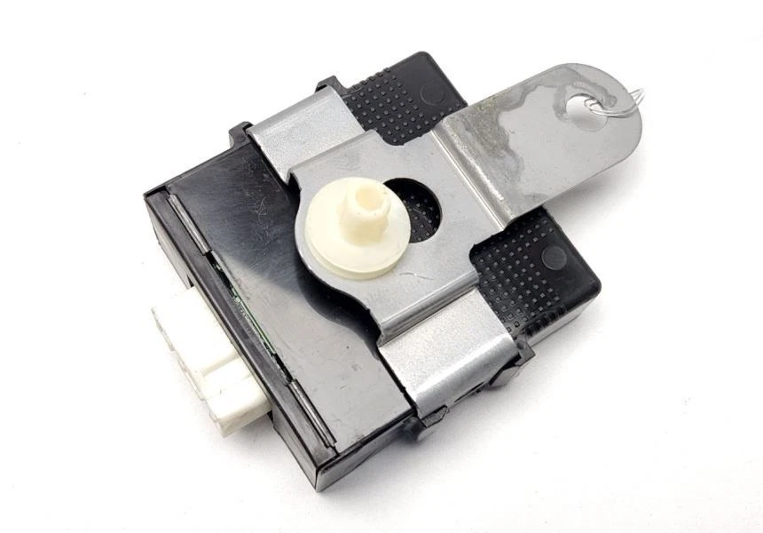 2013-2018 Mazda CX-5 ECM Transfer Case Right Hand Dash OEM PE1B189R0H - Image 3 of 4