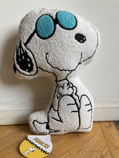 PEANUTS Snoopy with Summer Cool Sun Glasses Decorative Sherpa Pillow