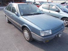 Porte arrière et accessoires Renault R21