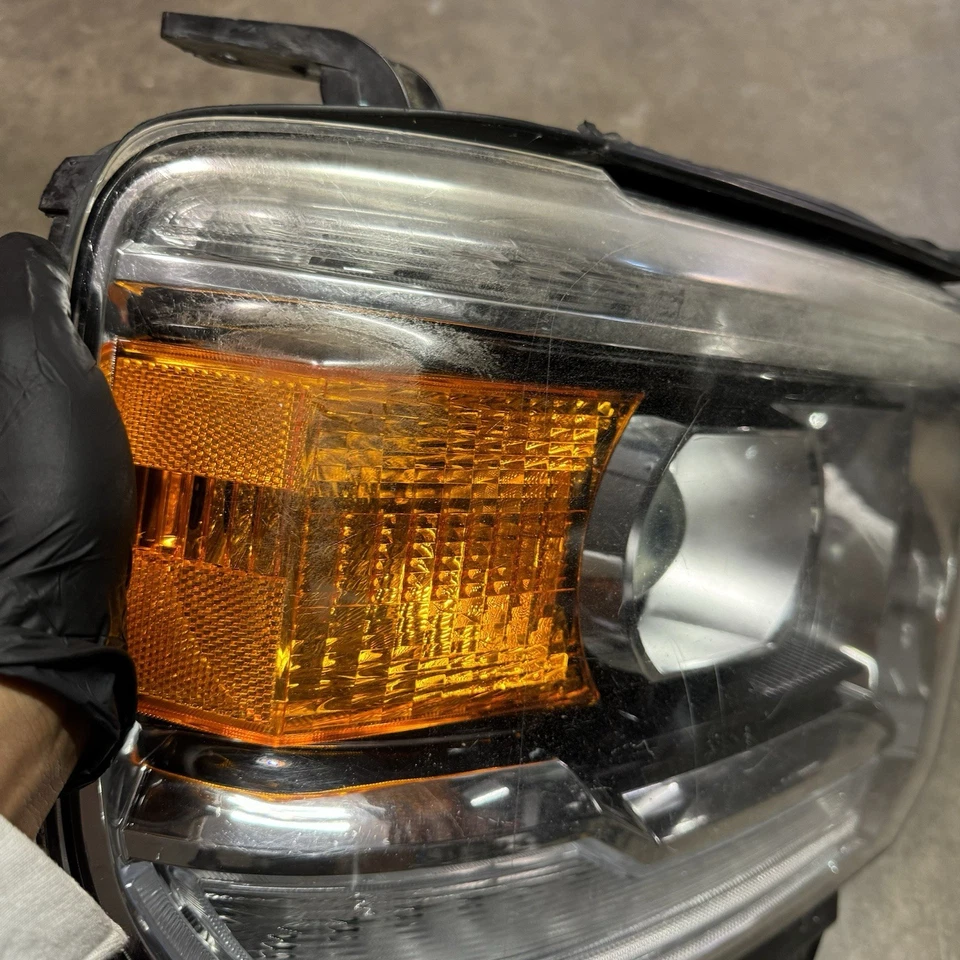 Faro derecho derecho GMC Sierra 1500 2500 3500 2014-2019 xenón LED HID fabricante de equipos originales Foto 3 de 4