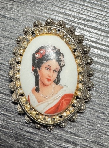 Broche Ancienne Limoges Romeo - Camée En Porcelaine - Laiton - Années 1940/50