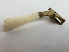 Vintage Eversharp Schick Razor Lucite Handle