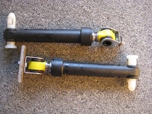 Hotpoint Ecotech Waschmaschine BHWM149 Stoßdämpfer mit Stiften