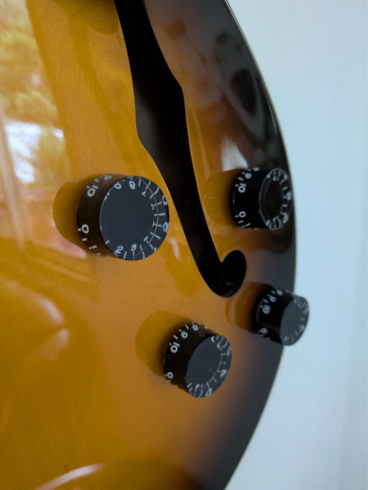 Gibson ES-135 Vintage Sunburst - Photo 3/4