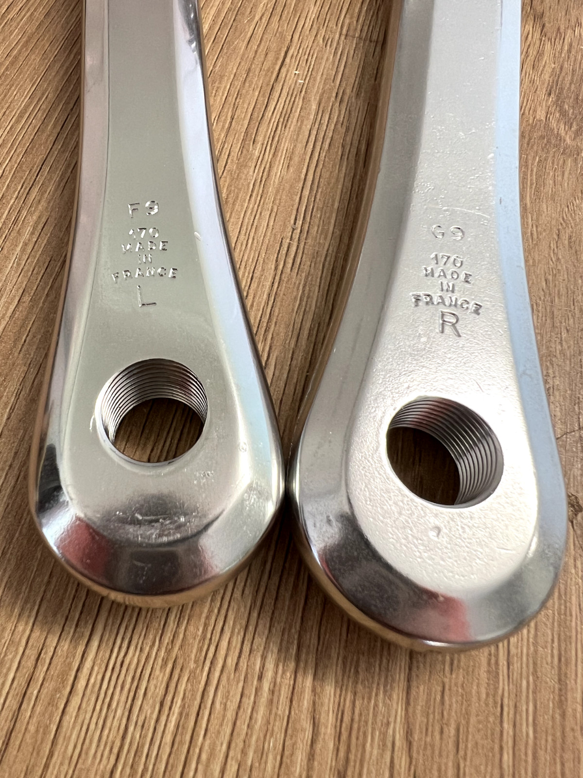Retro Bicycle Parts NOS Stronglight 390 Crankset 170 mm 5-Arm with Bolts, silver