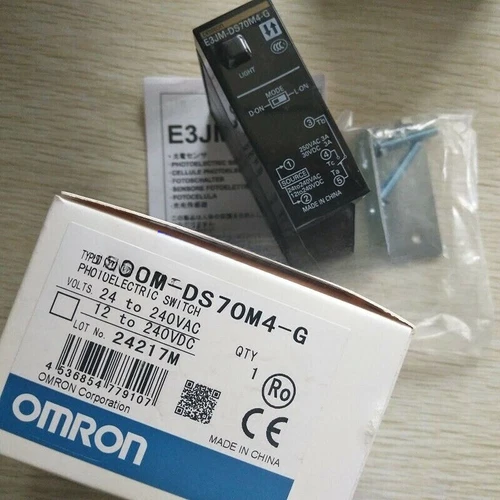1PC New Omron E3JM-DS70M4-G E3JMDS70M4G Photoelectric Switch-