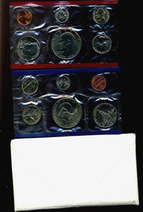 1976 P D MINT SET U.S PHILIDELPIA+DENVER Government Packaging OGP COIN PD#8990