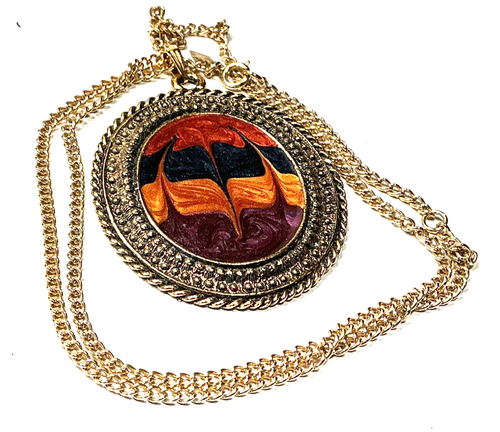 Sarah Coventry Necklace Lady Remington Enamel Pendant Gold Tone Purple Lot 66B - Picture 2 of 4