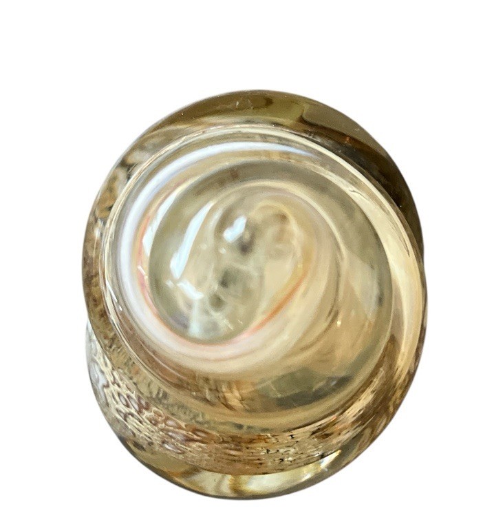 Unbranded Hand-Blown Glass Seashell Paperweight 12oz Gold Speckled Murano Style
