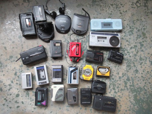 Huge Lot of Walkmen, tape players, Walkman, Discman - NOT WORKING