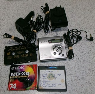 Sony MD Walkman MZ R501 MiniDisc / Mini Disc Player Silver WORKING
