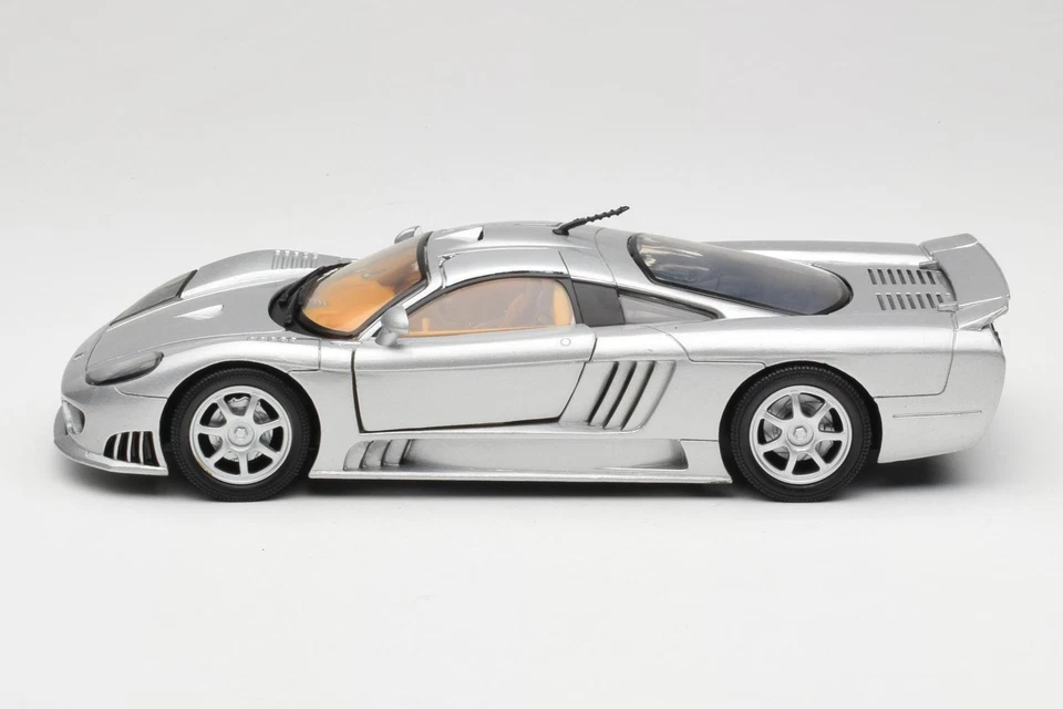 73117 Saleen S7 Silver Motormax 1:18 - Immagine 4 di 4