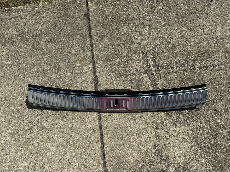 VOLKSWAGEN TOUAREG 2011-2018 MALETERO CARGA MOLDURA MALETERO UMBRAL BLOQUEO CUBIERTA 7P0863459F Foto 3 de 4