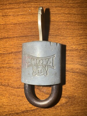 the eagle lock company 2  vintage lock & key A36A170