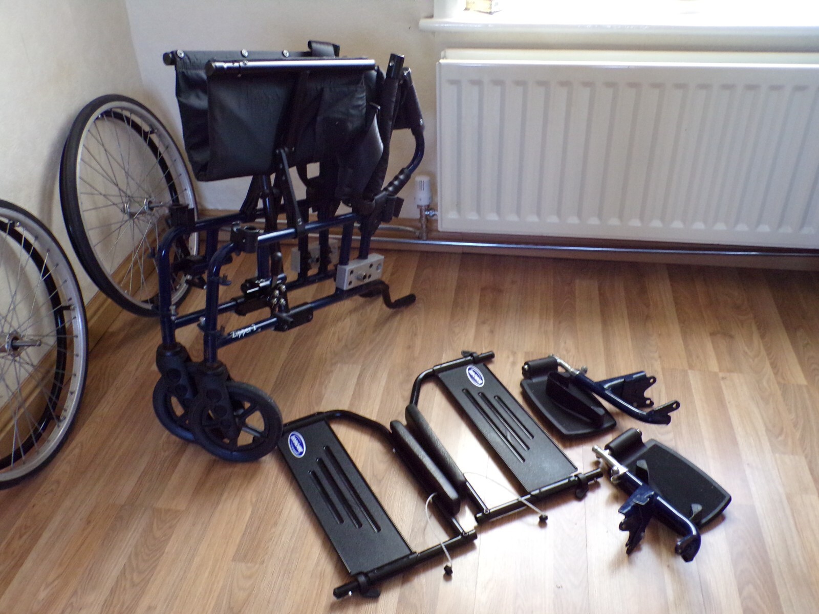 INVACARE SELF PROPELLED WHEELCHAIR WHEEL CHAIR QUICK RELEASE WHEELS