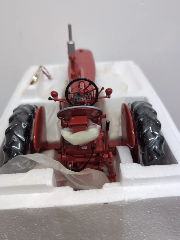 1/16 Ertl 1956 Farmall 450 Tractor 50th Anniversary Edition Precision - Image 3 of 4