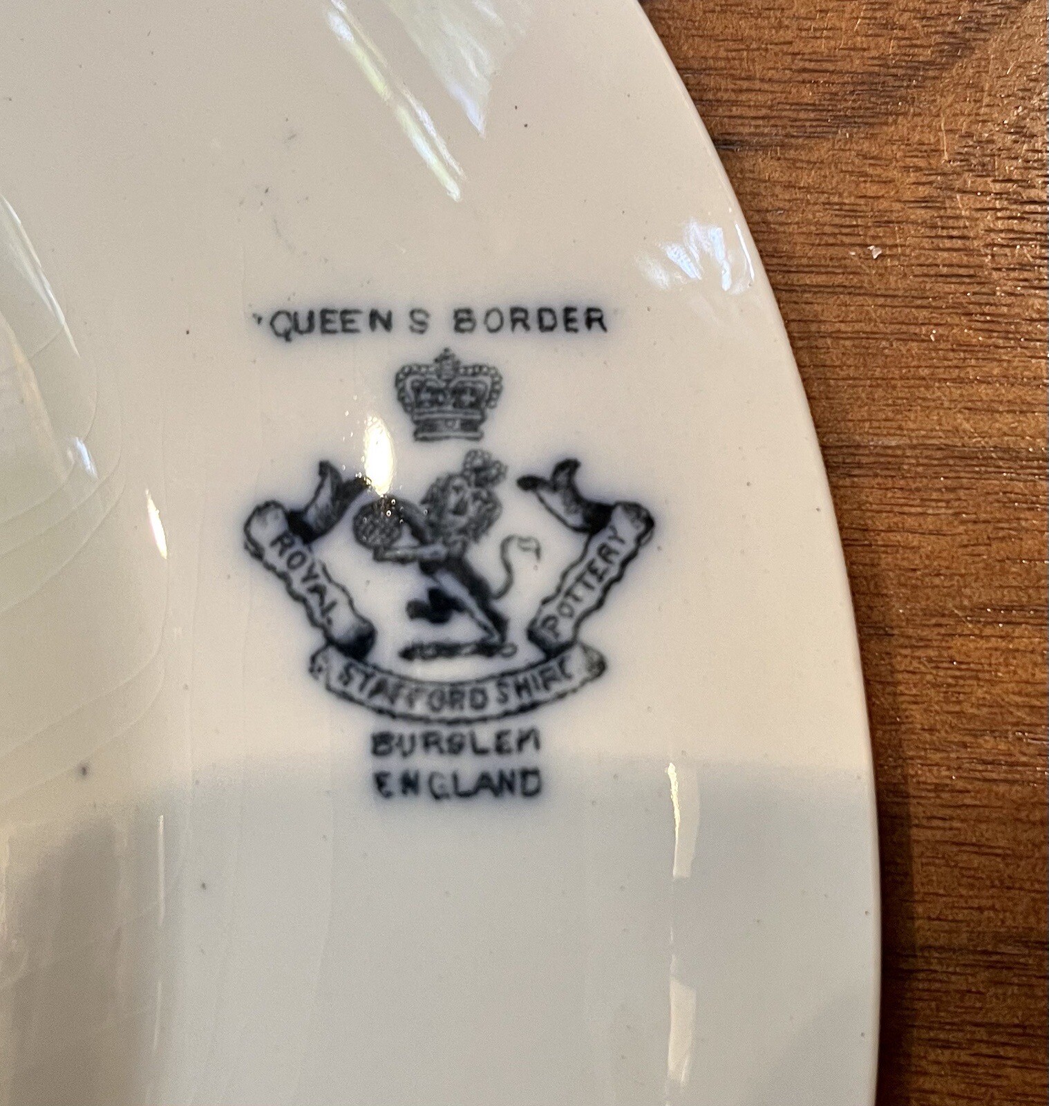 Queens’s Border Royal Staffordshire Pottery Burselem 4 Large Soup Bowls