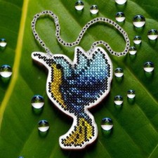 Wonderland Crafts Bead embroidery kit on a plastic base FLPL-093