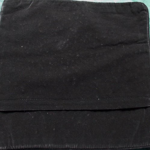 HOUSSE DE COUSSIN BRODEE MAIN AU PETIT POINT SUR FOND NOIR 40 CM CARRE HARMONIE - Picture 3 of 3
