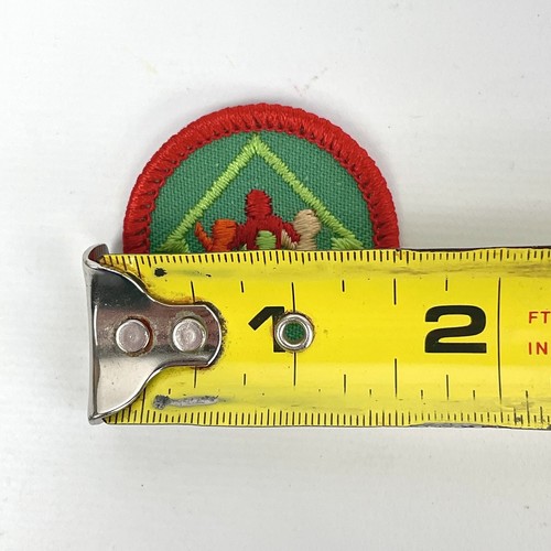 VTG Junior Girl Scouts Worlds To Explore Home Living Circular Embroidered Patch - Picture 2 of 3