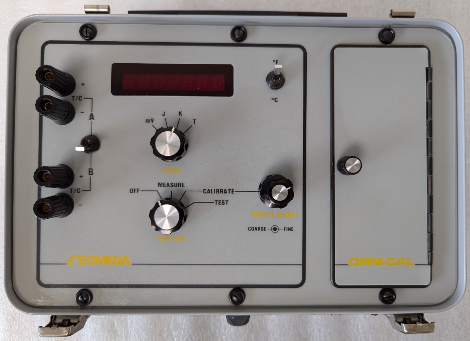 OMEGA OMNI-CAL PORTABLE TEMPERATURE CALIBRATOR & SIMULATOR - OMNI-CAL-4A-110