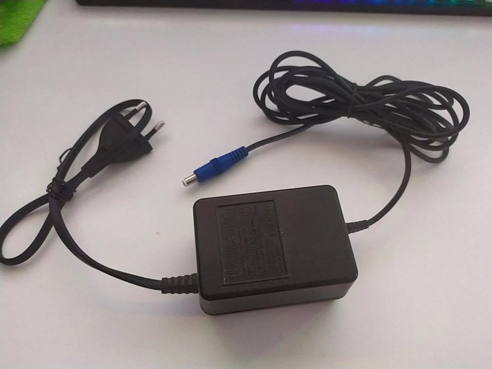 Câble d’alimentation Officiel pour console Nintendo NES et Super Nintendo - Photo 1/1