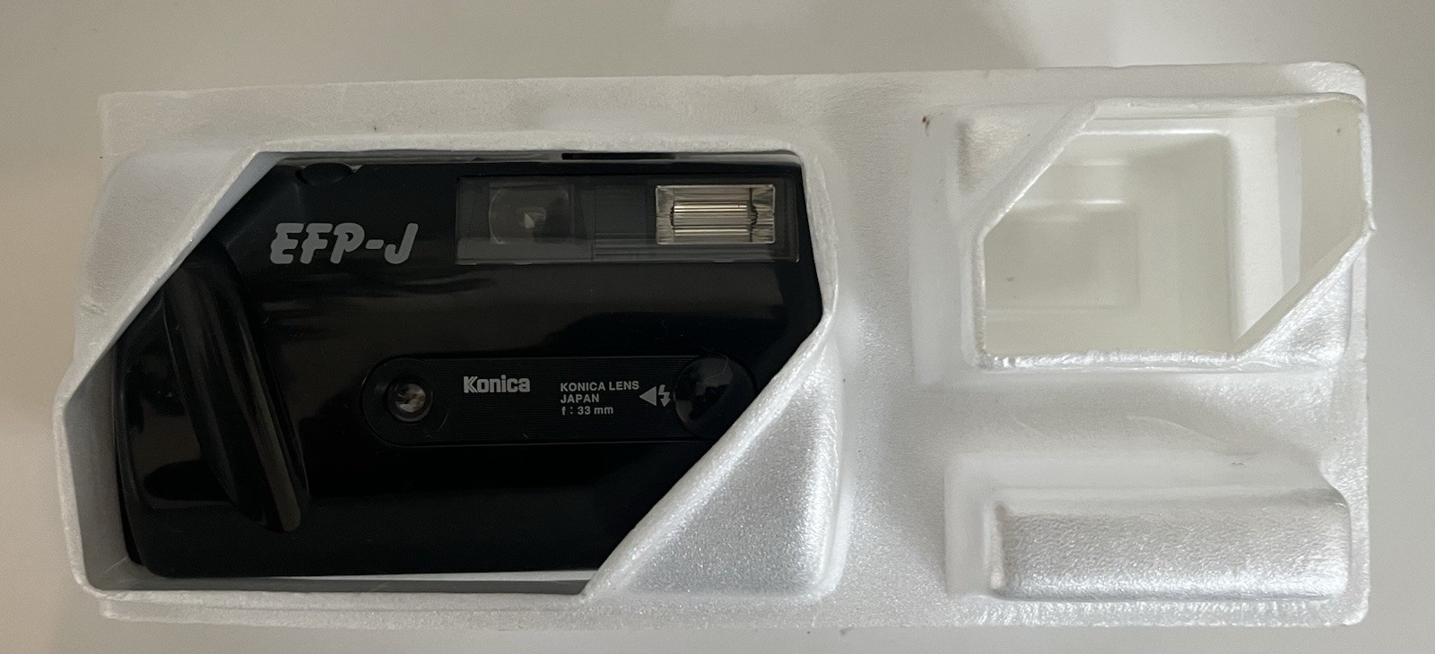appareil photo konica vintage – vue détaillée